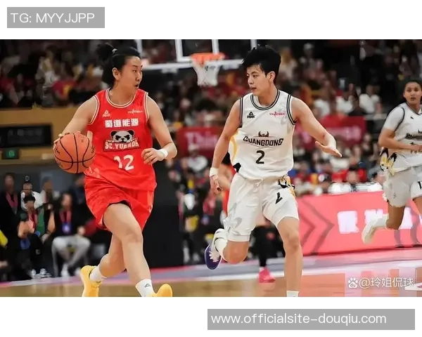 八一女篮与广东队精彩对决录像回放分析与精彩瞬间集锦 八一女篮与广东队精彩对决录像回放分析与精彩瞬间集锦