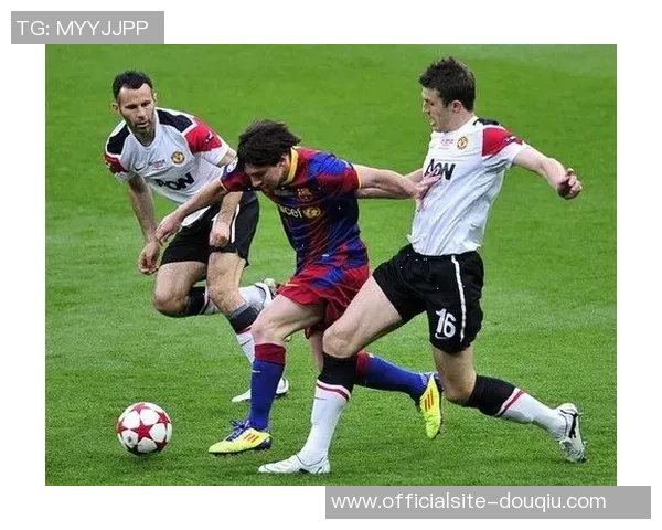 巴萨与曼联决赛精彩回顾央视直播全程分析与精彩瞬间分享 巴萨与曼联决赛精彩回顾央视直播全程分析与精彩瞬间分享